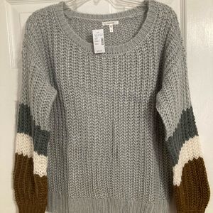 Brand new Maurice’s sweater size small.
